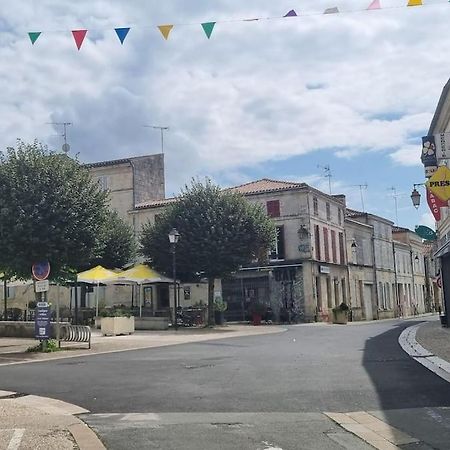 Le Duplex Du Centre - Ideal Pour Un Sejour Detente ! Saint-Savinien Kültér fotó