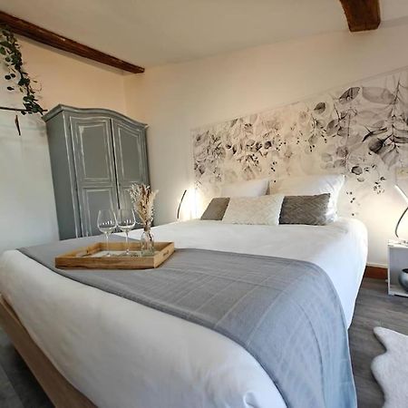 Le Duplex Du Centre - Ideal Pour Un Sejour Detente ! Saint-Savinien Kültér fotó