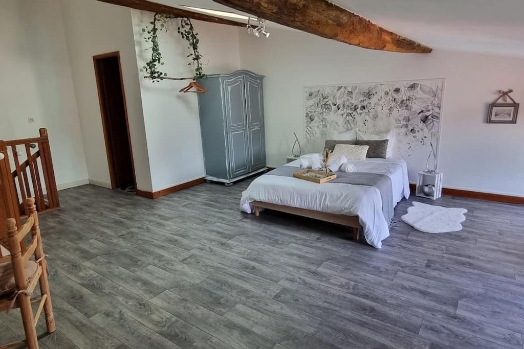 Le Duplex Du Centre - Ideal Pour Un Sejour Detente ! Saint-Savinien Kültér fotó
