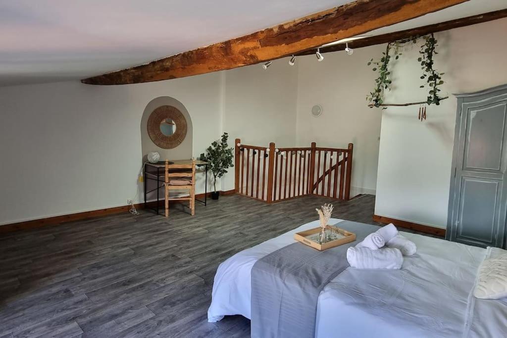 Le Duplex Du Centre - Ideal Pour Un Sejour Detente ! Saint-Savinien Kültér fotó